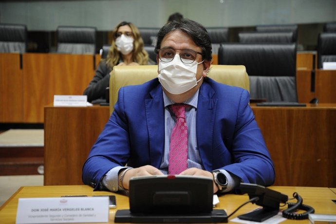 El vicepresidente segundo y consejero de Sanidad y Servicios Sociales, José María Vergeles, en el pleno de la Asamblea de Extremadura