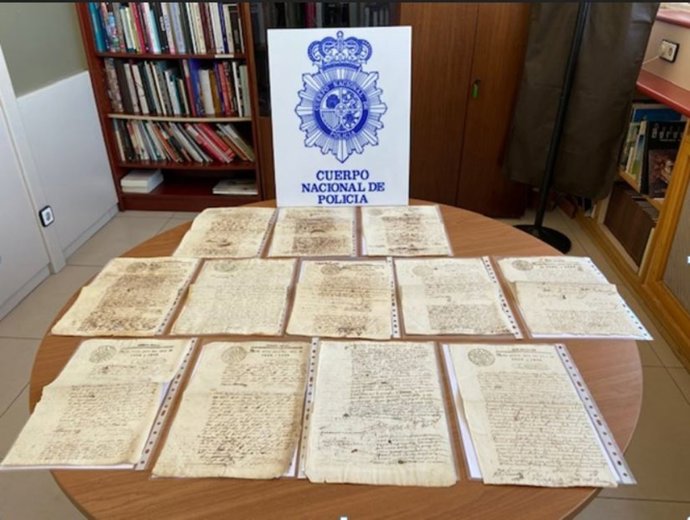 Manuscritos recuperados por la policía en Badajoz