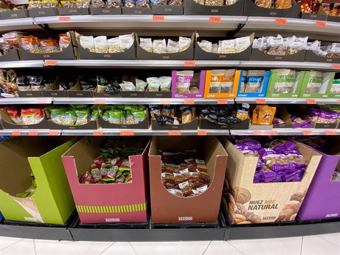 Sección de frutos secos en un supermercado de Madrid.