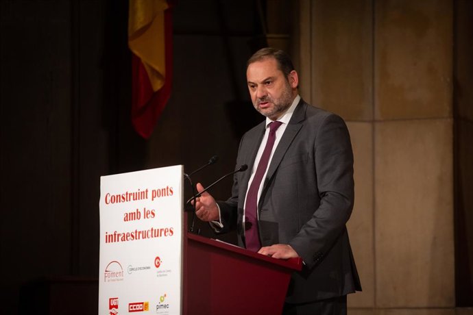 El ministre de Transport, Mobilitat i Agenda Urbana, José Luis Ábalos, en la jornada de Foment del Treball 'Construint ponts amb les infraestructures'. Barcelona, Catalunya (Espanya), 8 d'octubre del 2020.