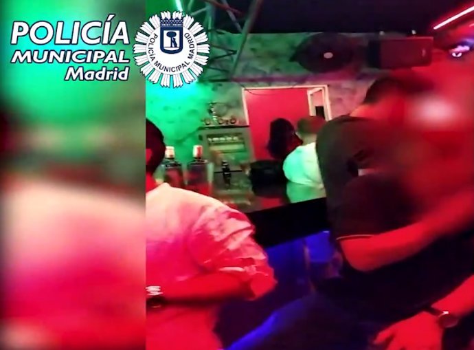 Denuncian un burdel clandestino sin ventilación y con clientes sin mascarilla en el centro de Madrid