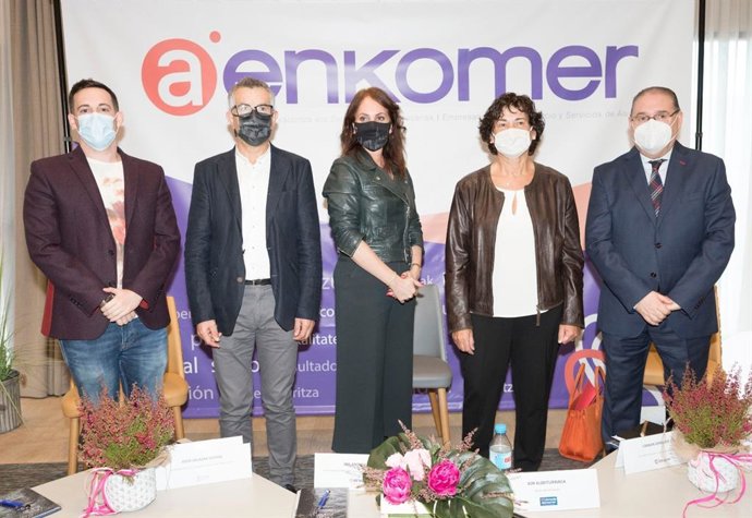 La  consejera municipal de Economía, Innovación y Empleo, Carmen Herrarte, ha participado en Vitoria-Gasteiz en las VIII Jornadas de Innovación y Emprendizaje organizadas por AENKOMER