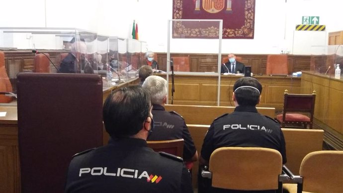 Juicio en la Sección Primera de la Audiencia de Granada contra un acusado de asesinar a su yerno en Deifontes