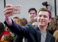 El detalle de Tom Holland con los fans españoles en el rodaje de Uncharted en Jávea (Alicante)