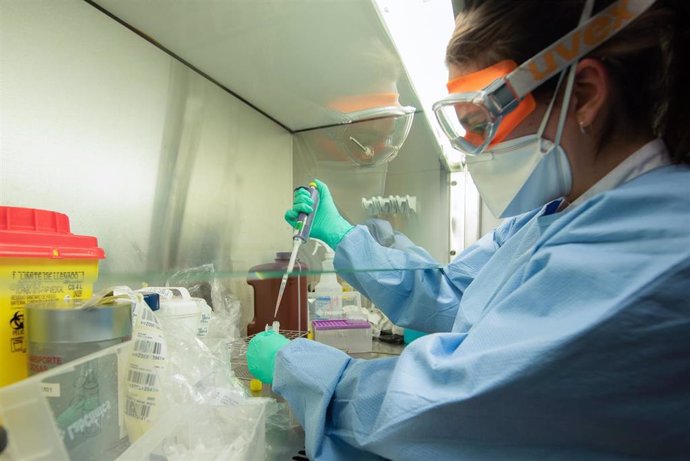El servicio de Virologia del Servicio de Microbiología del Hospital Clínic fue el primer laboratorio de Catalunya en realizar las pruebas de coronavirus (Archivo)