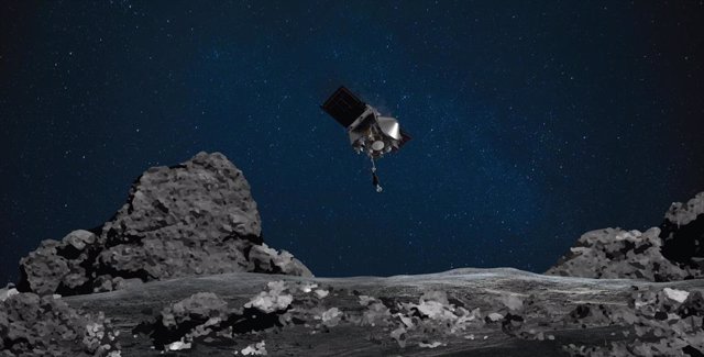 Ilsutración de la nave OSIRIS-REx sobrevolando el asteroide Bennu