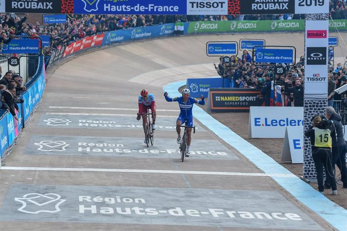 PHILIPPE GILBERT of Deceuninck Quick step and NILS POLITT of Team KATUSHA ALPECIN during the Paris-Roubaix 2019, cycling race, Compiegne - Roubaix (257 Km) on April 14, 2019 in Roubaix, France - Photo Stephane Valade / DPPI