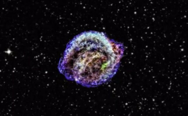 Remanente de la supernova de Kepler, descubierta tras su explosión en 1604.