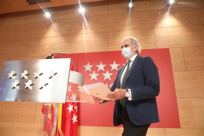 El consejero de Sanidad, Enrique Ruiz Escudero