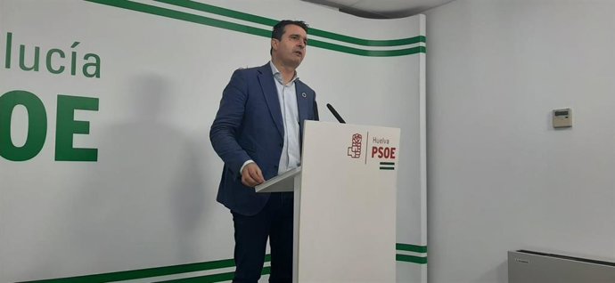 El senador onubense y coordinador del Grupo Parlamentario Socialista de la provincia, Amaro Huelva.