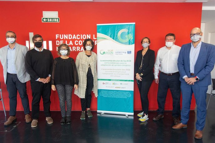 Luis Sanz (GAN), Jaime Sagúes  (REAM),  Susana Aldaz (GAN), la consejera Itziar Gómez; Marta Ruiz, directora técnica del proyecto; Josetxo Iriguibel , secretario de la Fundación Laboral ; y  Emilio Lezana,  gerente de la fundación