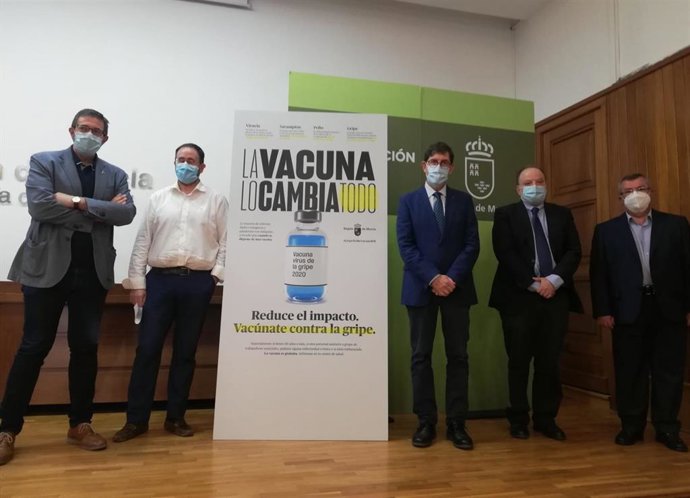 El consejero de Salud, Manuel Villegas, presenta la campaña de vacunación frente a la gripe 2020-2021.