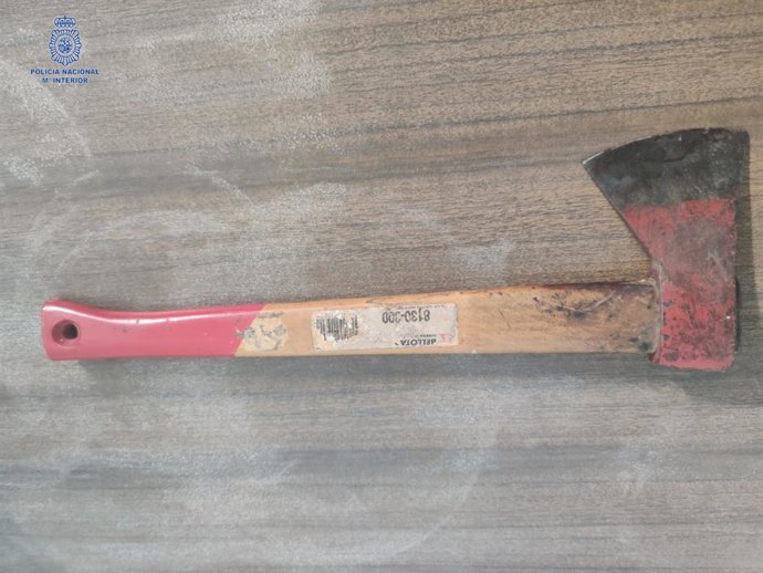 Hacha utilizada durante la pelea.