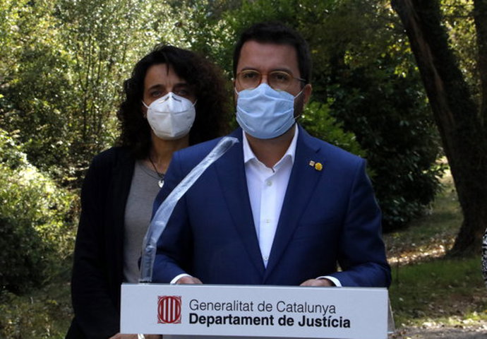 Pla mitj del vicepresident amb funcions de president, Pere Aragons. Imatge del 9 d'octubre del 2020. (Horitzontal)