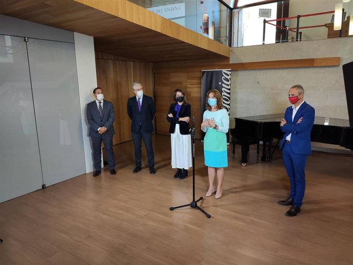 Participantes del foro sobre educación digital de Telefónica celebrado en Salamanca .