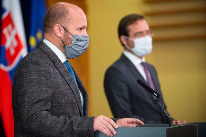 Coronavirus.- El Gobierno de Eslovaquia pide ayuda al Ejército para contener el 