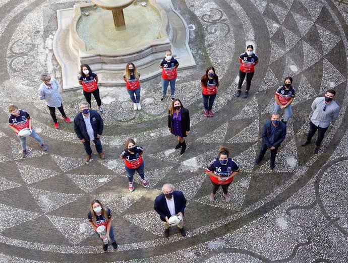 Recepción en el Ayuntamiento de Granada al equipo femenino de Rugby del club Escoriones