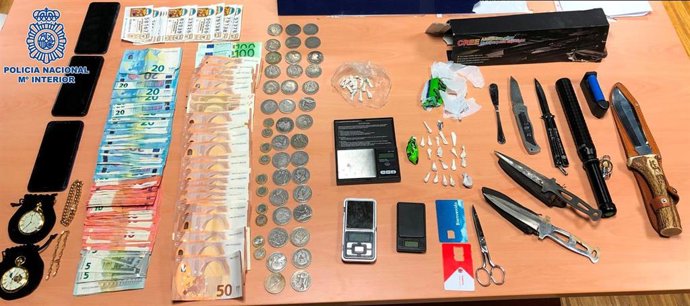 Nota De Prensa De La Comisaria De Vigo Redondela Sobre 6 Detenidos Trafico De Drogas En Avda Galicia De Vigo, Operacion Callejon