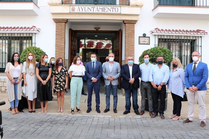 Bendodo en una visita al municipio de Torrox