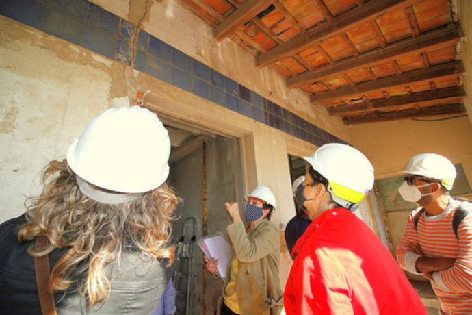 Pla mitj de la visita d'obres que s'ha fet a la finca 'Can Mañach' de Blanes per part dels tcnics aquest divendres 9 d'octubre de 2020. (Horitzontal)