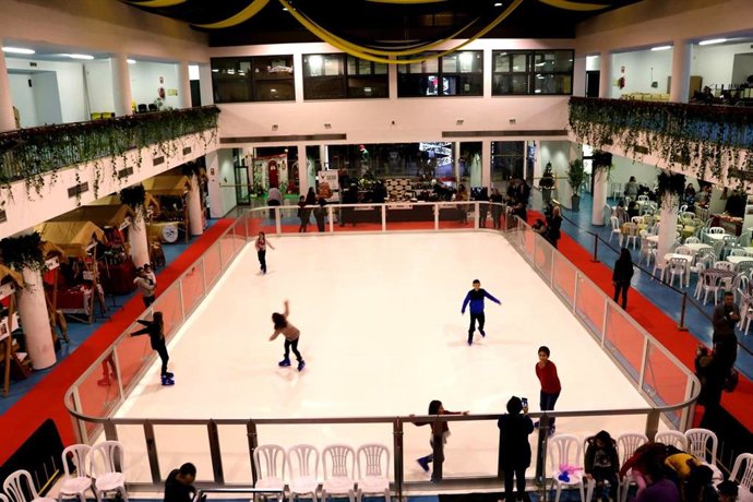 Pista de hielo sintética producida por la empresa sevillana Unreal Ice.