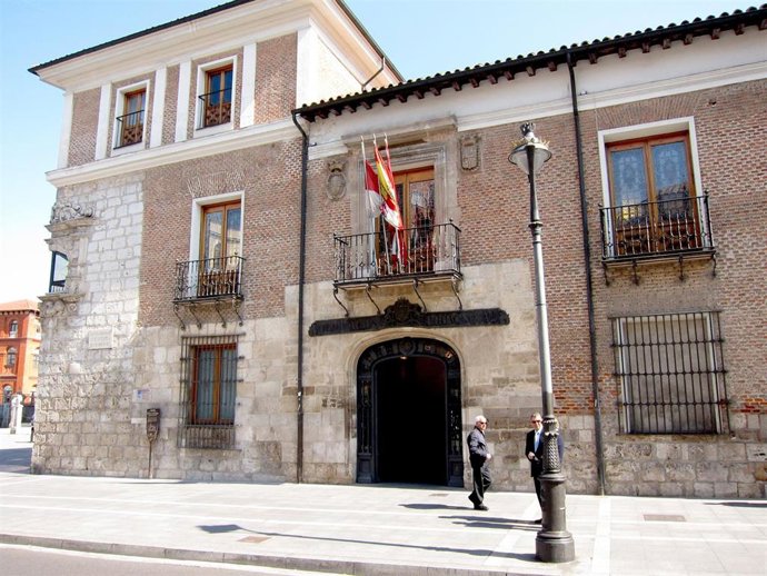 Palacio De Pimentel, Sede De La Diputación Provincial