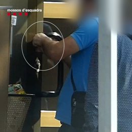 Imatges dels robatoris a domicilis d'un grup criminal que actuava a Sabadell, Mollet del Valls i Sentmenat.
