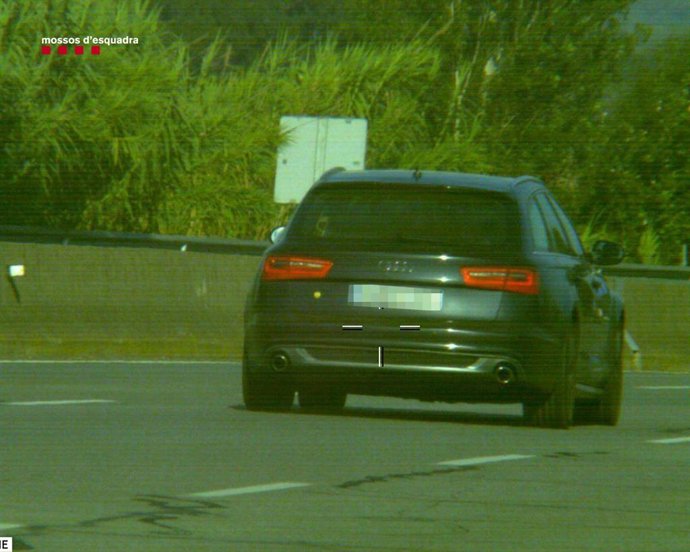 Detenen dos homes que feien servir un permís de conduir fals per evitar multes de trnsit