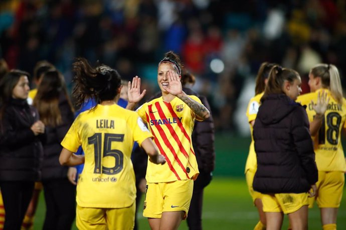 Jennifer Hermoso celebra con Leila una victoria del FC Barcelona