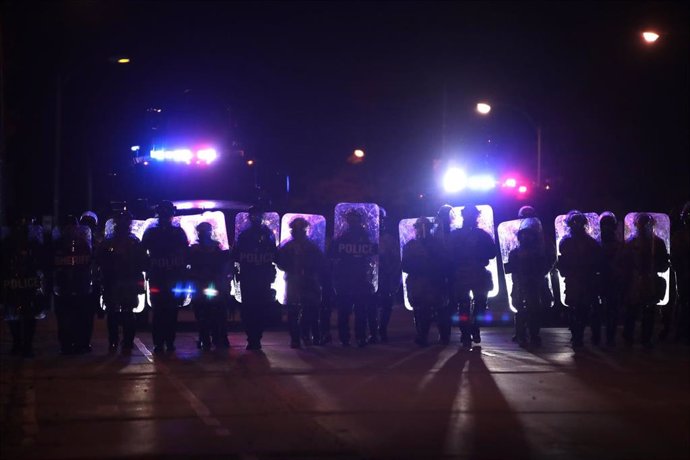 Policía estadounidense durante unas protestas en el estado de Wisconsin