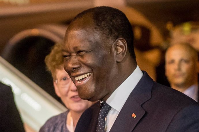 C.Marfil.- La oposición marfileña denuncia en un acto multitudinario al presiden