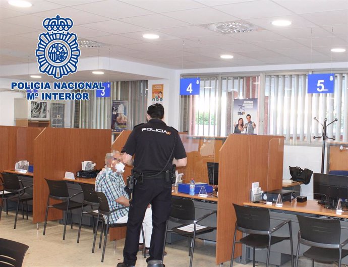 La Comisaría provincial de Almería informa de la posibilidad de obtener a corto plazo cita previa para la renovación del DNIe