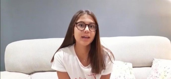 Una de las niñas del Consejo de la Infancia de Alcalá de Guadaíra (Sevilla) que participan en la campaña 'Mi voz, nuestro futuro en común', llevada a cabo por Unicef Andalucía para conmemorar el Día Internacional de la Niña