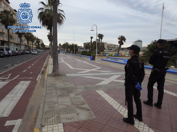 Empiezan a multar en Melilla a corredores sin mascarillas en zonas de paseo de ciudadanos