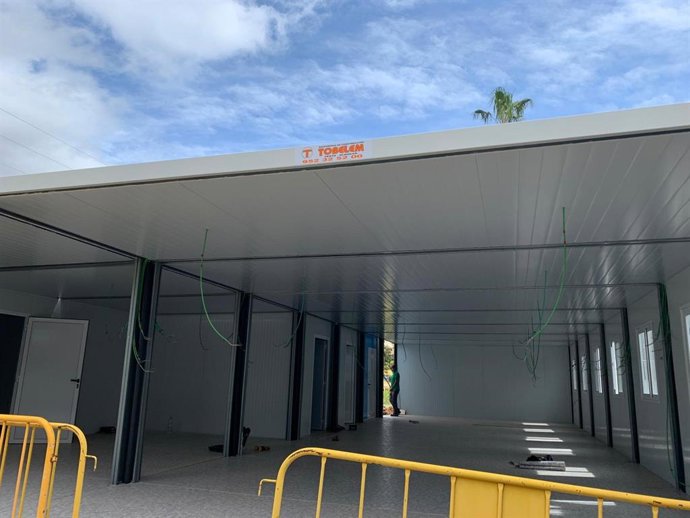 El  Hospital Virgen de la Victoria amplia en  200 m2 el área para atender a pacientes con síntomas respiratorios compatibles con Covid19