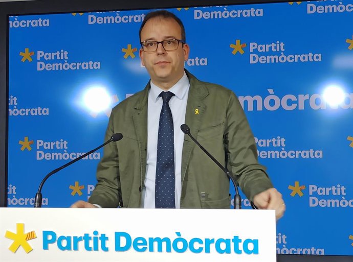 El portaveu del PDeCAT, Marc Solsona, en roda de premsa.