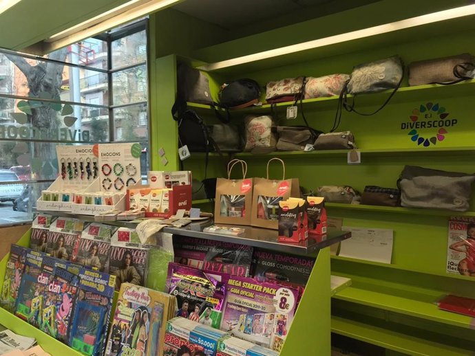 Quiosco gestionado por Diverscoop en la plaza Ramon Albó