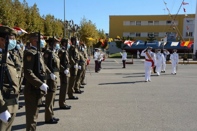 La Armada organiza el izado Solemne de Bandera en Cartagena con motivo del Día de la Fiesta Nacional