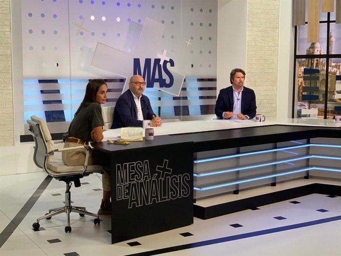 Imagen de la entrevista este lunes al portavoz parlamentario de Vox, Alejandro Hernández, en Canal Sur Televisión.