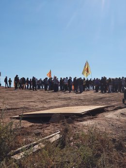 Concentració per donar suport als presos de l'1-O convocada per Free Junqueras aquest dilluns 12 d'octubre, a la qual han acudit representants locals d'ERC.