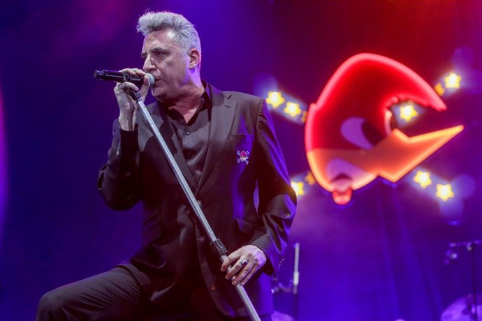 El cantante José María Sanz, Loquillo durante un concierto en beneficio de la Fundación Banco de Alimentos de Madrid, en Madrid (España), a 3 de julio de 2020. Es el primer concierto que se celebra en el Wizink Center tras su cierre por la crisis sani