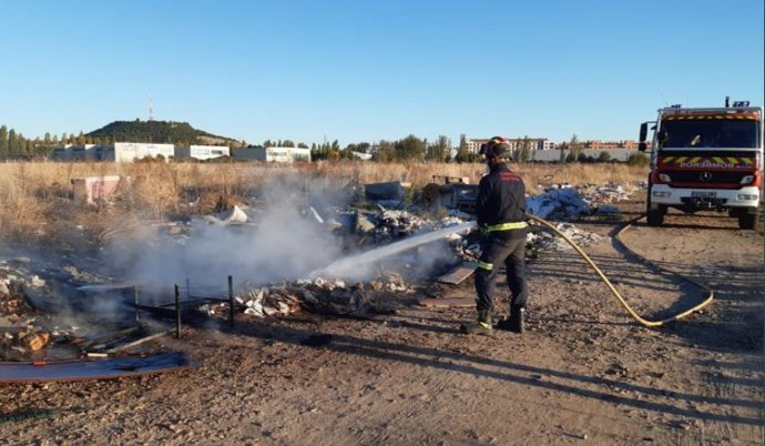 Intervención de los Bomberos el pasado sábado en la calle Anapurna.