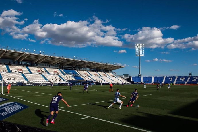 Estadio Municipal de Butarque durante un partido postconfinamiento