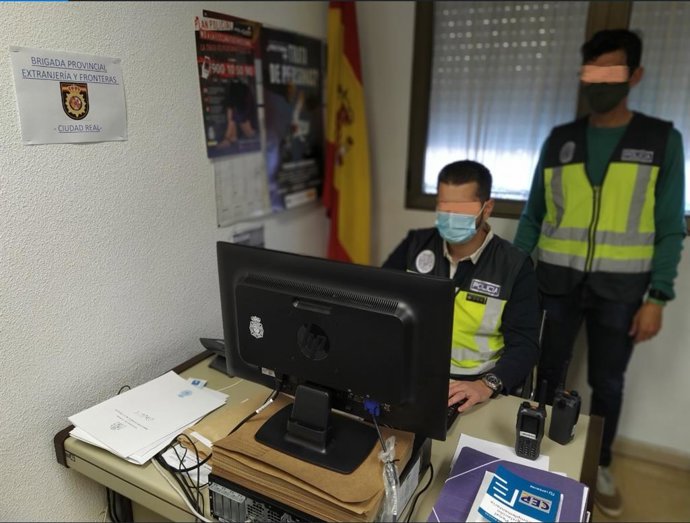 Policía Nacional detiene a dos personas que realizaban contratos de trabajo ficticios para defraudar a la Seguridad Social
