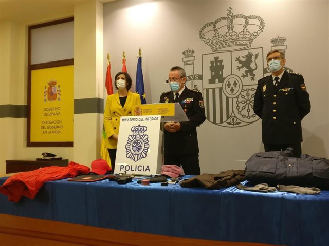 La delegada del Gobierno, María Marrodán, el jefe superior de la Policía Nacional en La Rioja, Jesús Herranz, y el jefe brigada Provincial de Policía Judicial, Carlos Martín, presentan la 'Operación Laurel y Hardy' con dos detenidos por atracos