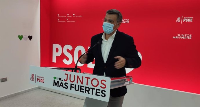 El portavoz del PSOE de Extremadura, Juan Antonio González