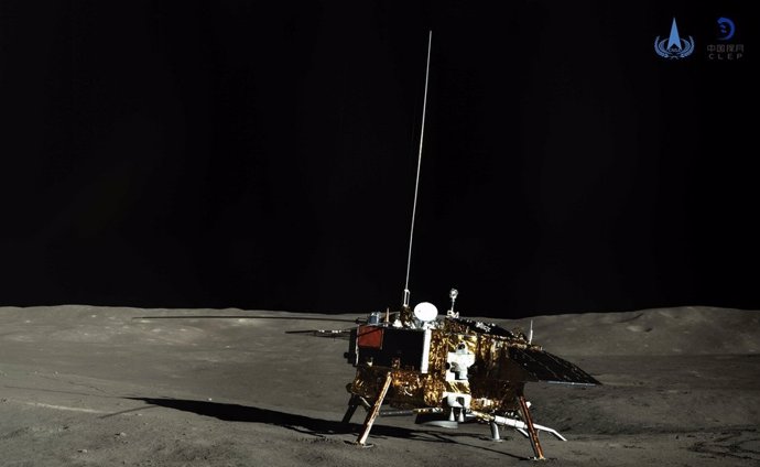 La misión china en la cara oculta lunar reanuda operaciones