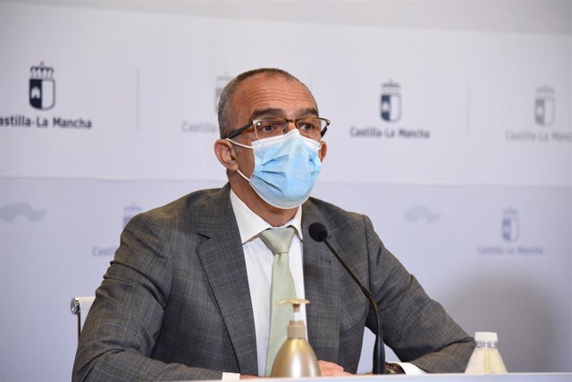 El director general de Salud Pública, Juan Camacho, en rueda de prensa