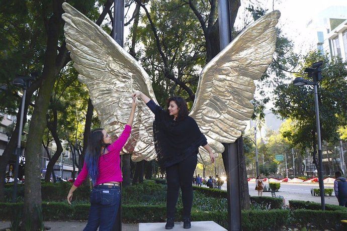 El montaje escultórico 'Alas de México' recala este miércoles en la toledana Pue