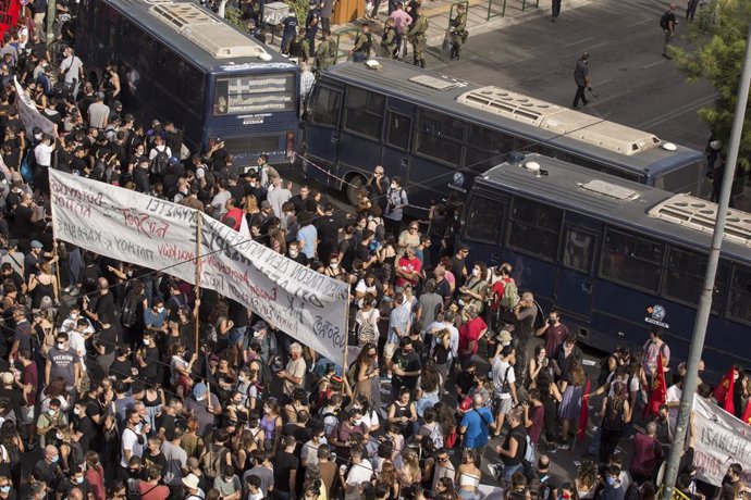 Grecia.- La Fiscalía griega pide 13 años de cárcel para los líderes de Amanecer 